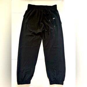 Alo Pants Size 8 Brand New